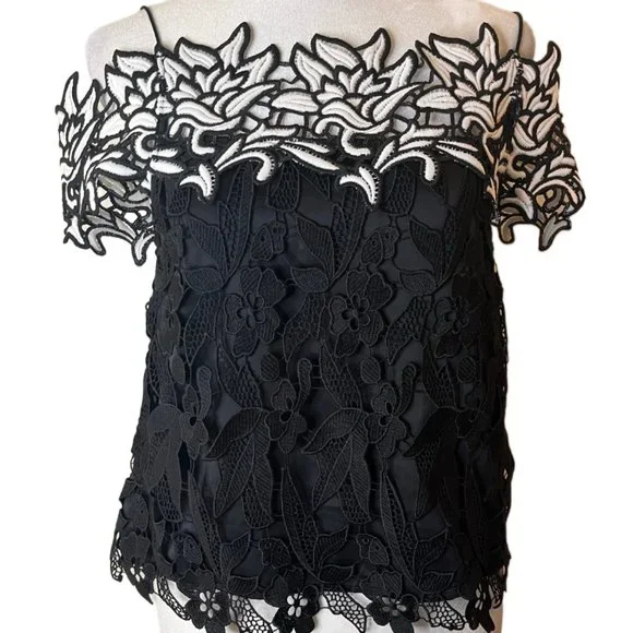 Topshop Black & White Floral Lace Cold Shoulder / Spaghetti straps Top Size 2 - Picture 4 of 14